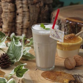 「カンガ」と「ルー」カフェラテ