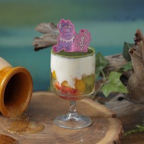 「ズオウ」と「ヒイタチ」食後のヨーグルトグラノーラ
